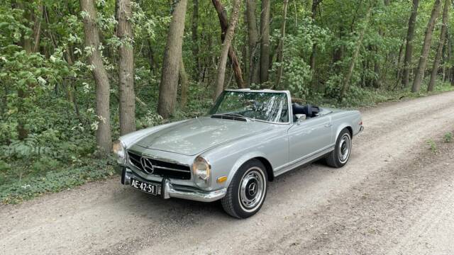 Bild 1/8 von Mercedes-Benz 280 SL (1970)