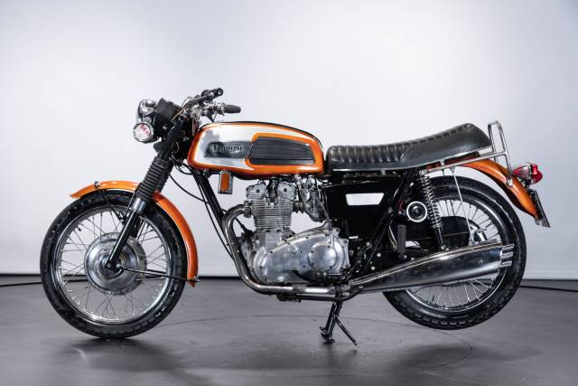 Image 1/50 of Triumph DUMMY (1970)