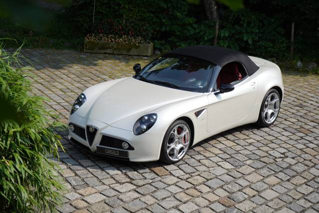 Image 1/18 of Alfa Romeo 8C Spider (2010)