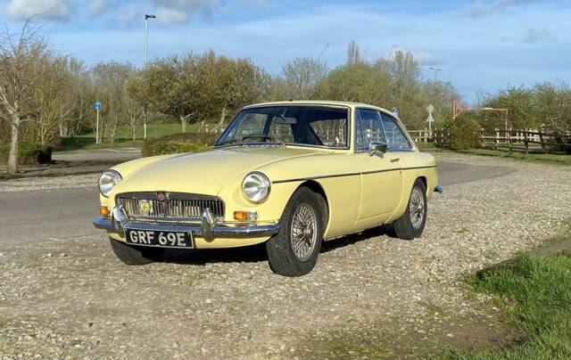 Image 1/20 of MG MGB GT (1967)