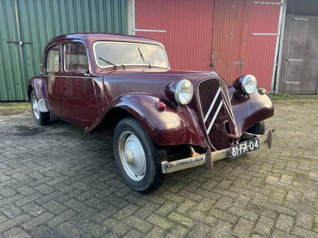 Image 1/7 de Citroën Traction Avant 15/6 (1954)
