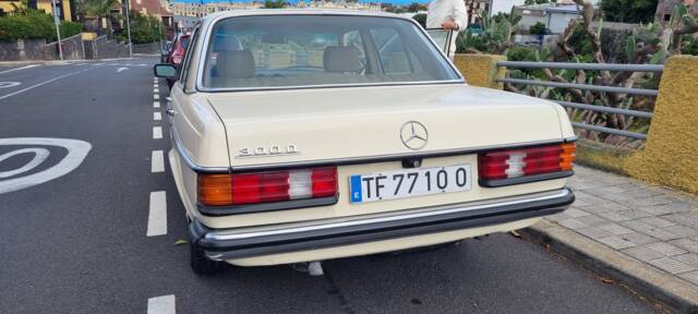 Bild 1/8 von Mercedes-Benz 300 D (1982)