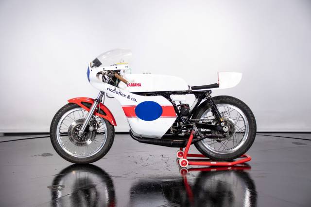 Image 1/9 of Yamaha DUMMY (1976)