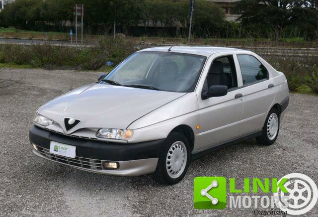 Afbeelding 1/10 van Alfa Romeo 146 - 1.6 T Spark (1997)