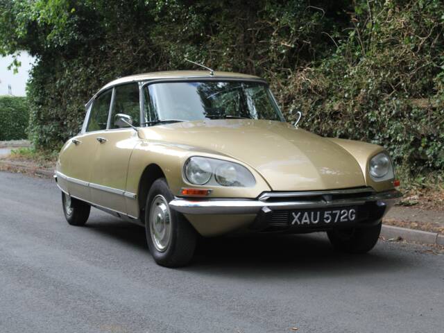 Immagine 1/19 di Citroën DS 21 Pallas (1969)