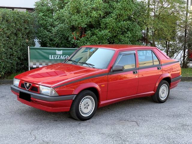 Image 1/50 de Alfa Romeo 75 2.0 Twin Spark (1988)