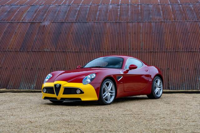 Image 1/9 of Alfa Romeo 8C Competizione (2009)
