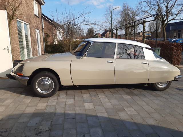 Image 1/16 of Citroën ID 19 (1968)