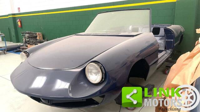 Bild 1/10 von Alfa Romeo Spider 1300 Junior (1971)