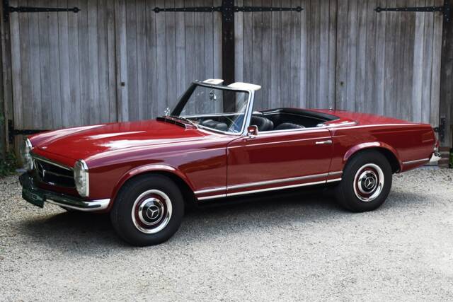 Immagine 1/45 di Mercedes-Benz 230 SL (1964)