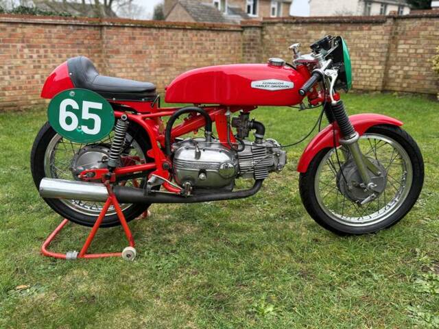 Afbeelding 1/42 van Aermacchi Harley-Davidson DUMMY (1962)