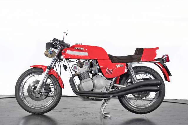 Image 1/17 of MV Agusta DUMMY (1976)
