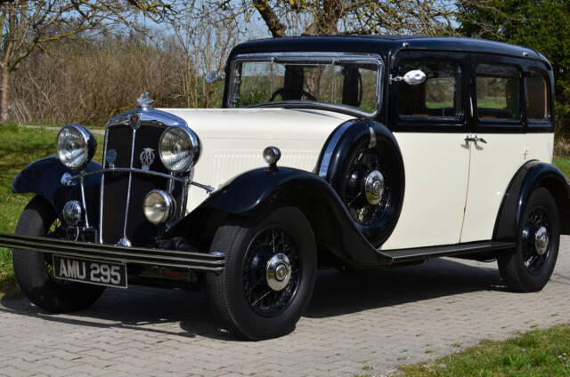 Image 1/18 of Morris Sixteen (1935)