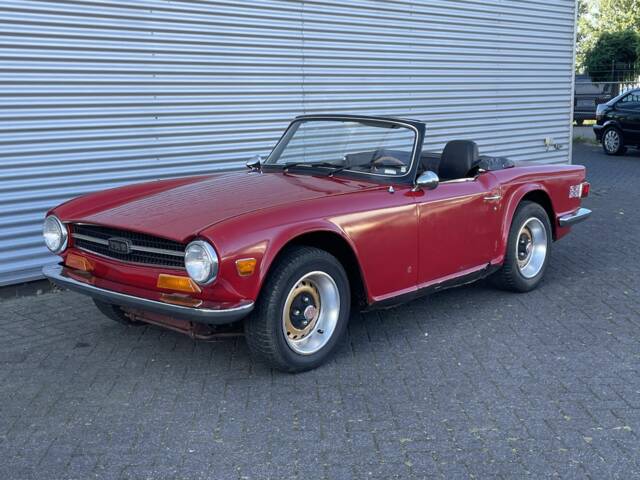 Image 1/8 of Triumph TR 6 (1974)