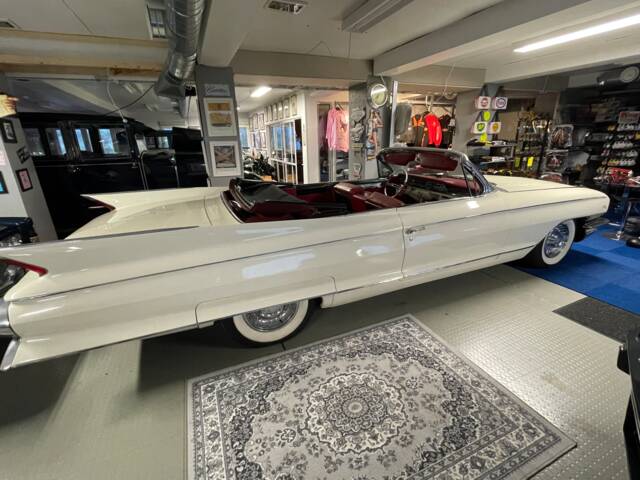 Image 1/24 de Cadillac Eldorado Biarritz (1961)