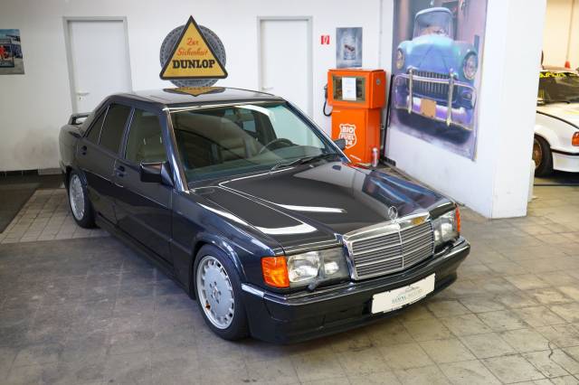 Image 1/38 of Mercedes-Benz 190 E 2.5-16 (1992)