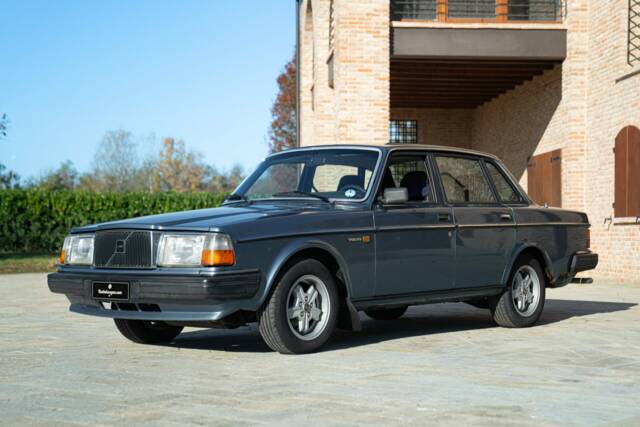 Image 1/50 of Volvo 244 GL D (1984)