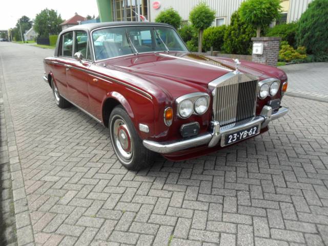 Image 1/19 of Rolls-Royce Silver Shadow I (1975)