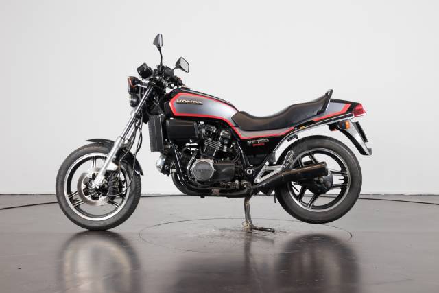 Imagen 1/17 de Honda DUMMY (1985)