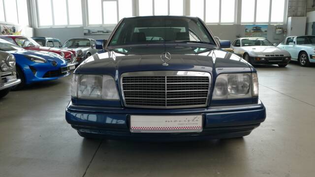 Image 1/40 of Mercedes-Benz E 420 (1993)