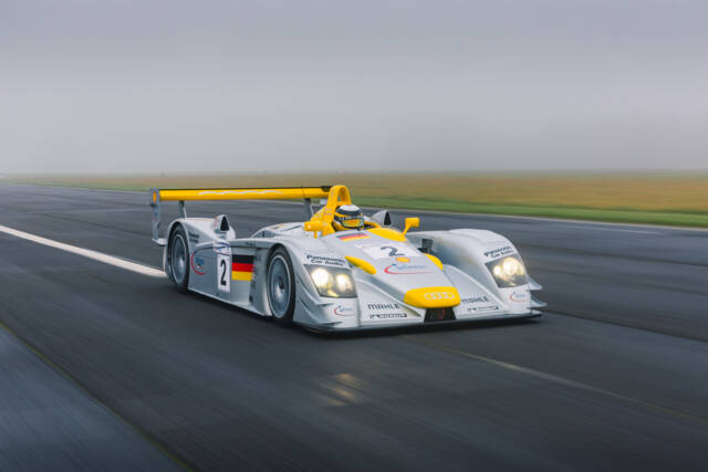 Image 1/22 of Audi R8 LMP900 (2001)