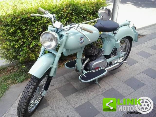 Image 1/4 of MV Agusta 125 Super Pullman (1955)