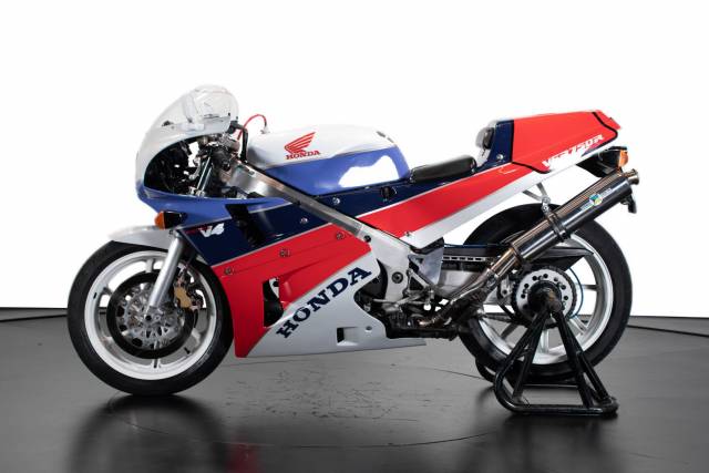 Image 1/31 of Honda DUMMY (1991)