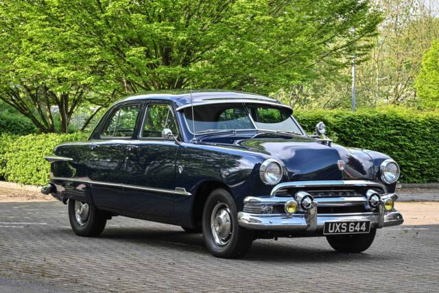 Image 1/7 of Ford Custom DeLuxe (1951)