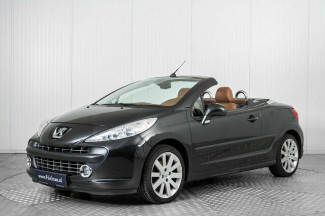 Image 1/50 de Peugeot 207 CC 1.6 VTi (2008)