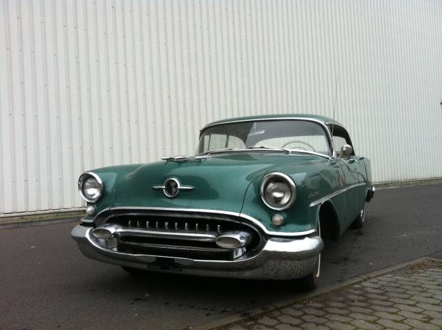 Bild 1/15 von Oldsmobile Serie 88 Holiday Hardtop (1955)