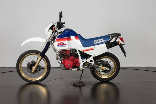 Bild 1/13 von Honda DUMMY (1986)