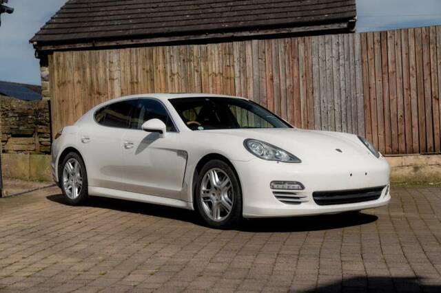 Bild 1/50 von Porsche Panamera 4S (2010)
