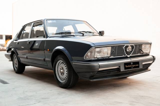 Bild 1/38 von Alfa Romeo Alfa 6 - 2.0 (1987)