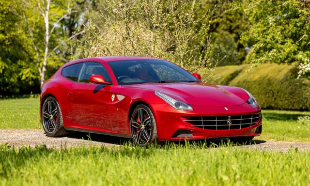 Bild 1/50 von Ferrari FF (2012)