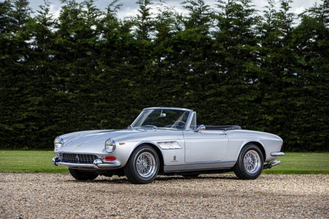 Image 1/30 de Ferrari 275 GTS (1965)