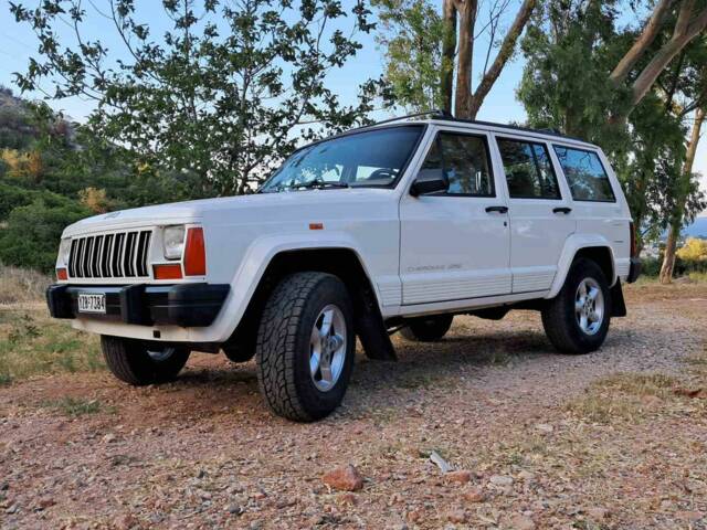Image 1/8 of Jeep Cherokee (1997)