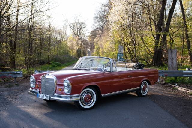 Afbeelding 1/14 van Mercedes-Benz 220 SE b (1963)