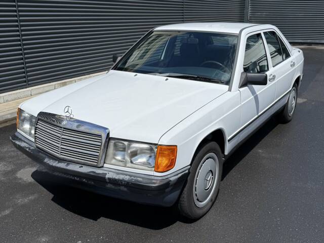Bild 1/8 von Mercedes-Benz 190 E (1987)