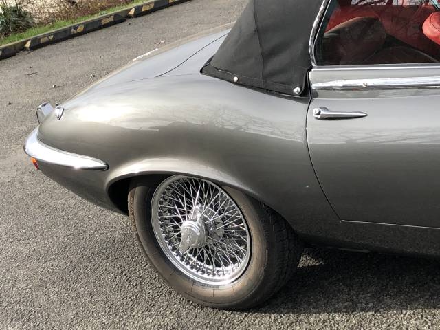 Image 1/43 de Jaguar Type E V12 (1973)