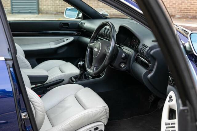 Immagine 1/50 di Audi RS4 Avant (2001)