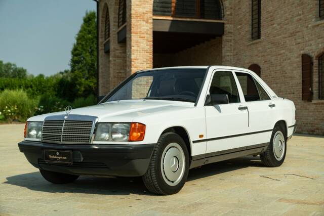 Image 1/45 de Mercedes-Benz 190 E (1987)