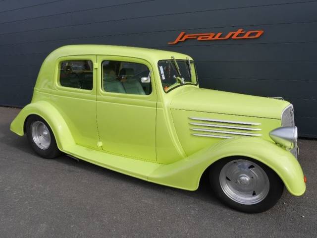 Image 1/16 de Renault Celtaquatre (1936)