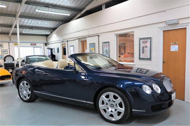 Immagine 1/12 di Bentley Continental GTC (2008)