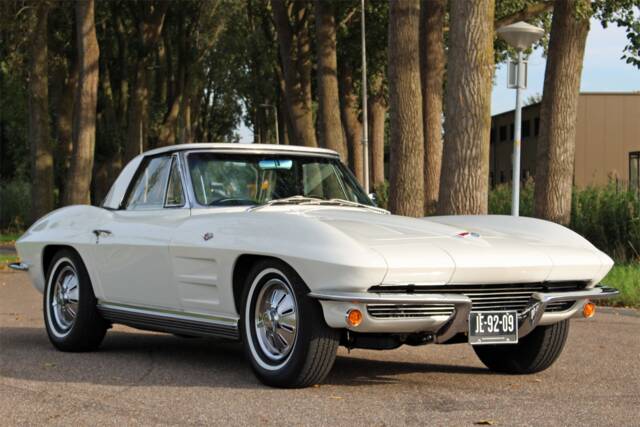 Bild 1/30 von Chevrolet Corvette Sting Ray Convertible (1964)