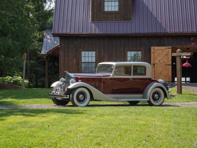 Image 1/41 of Packard Eight (1933)