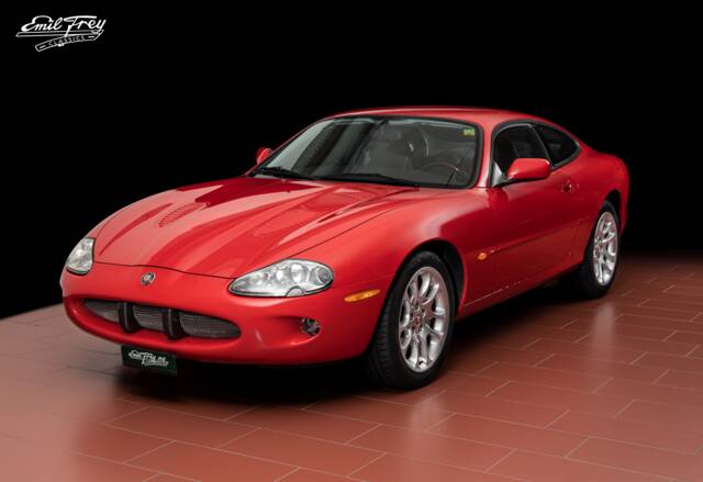 Image 1/7 of Jaguar XKR (1999)