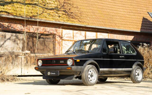 Image 1/54 of Volkswagen Golf Mk I GTI 1.6 (1980)