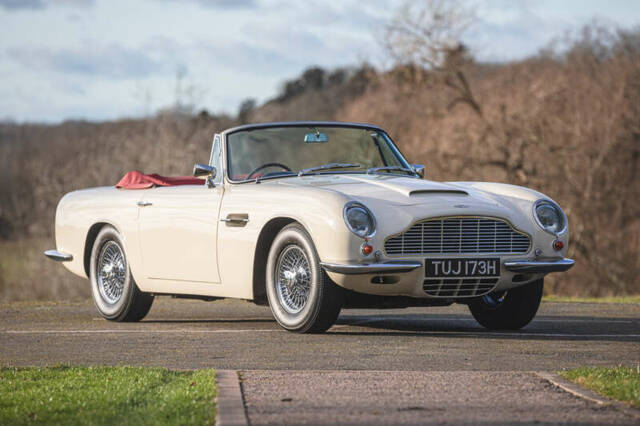 Bild 1/39 von Aston Martin DB 6 Mk II Volante (1970)