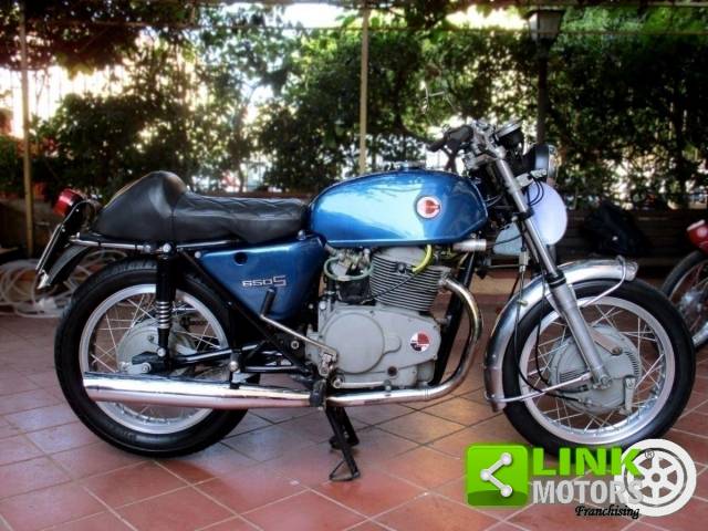 Imagen 1/26 de Benelli 650 Tornado (1972)