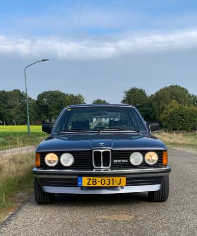 Bild 1/15 von BMW 323i (1980)
